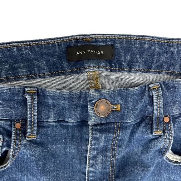 Ann Taylor The Straight Crop Frayed Hem Jean Size 6 - Picture 5 of 7